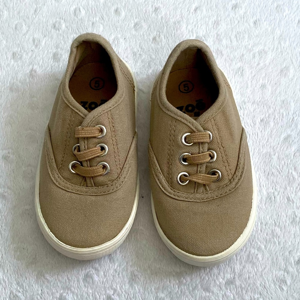 Zoe Zac Toddler Shoes (size 5)